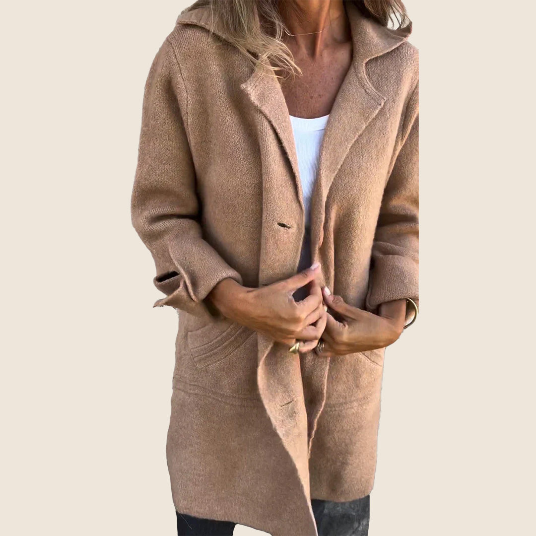 Sofia – Weiche Jacke mit Knöpfen