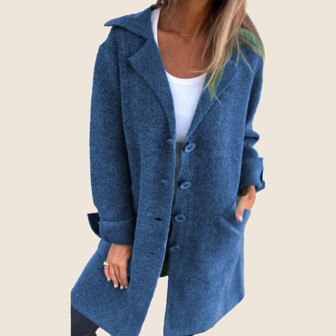Sofia – Weiche Jacke mit Knöpfen