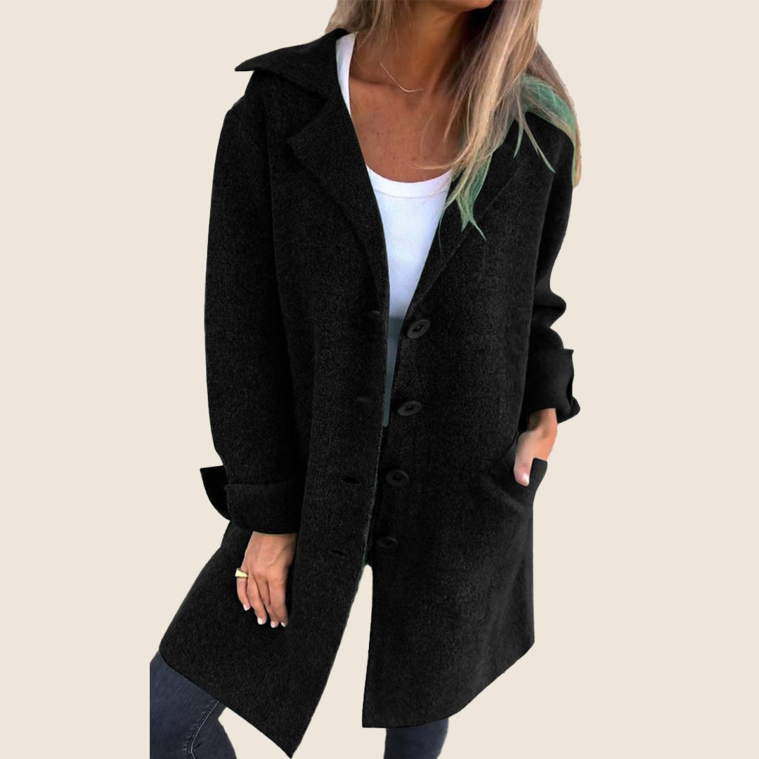 Sofia – Weiche Jacke mit Knöpfen