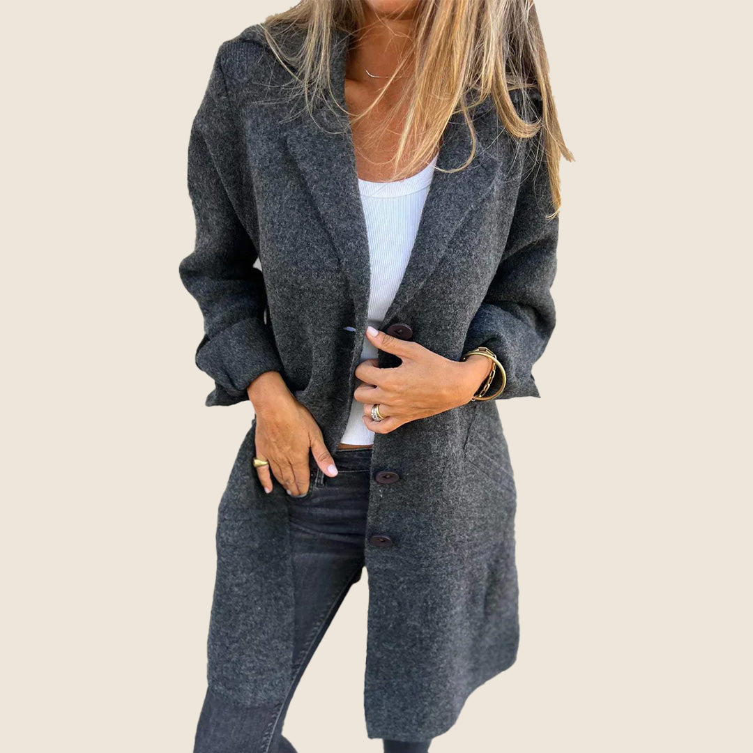 Sofia – Weiche Jacke mit Knöpfen